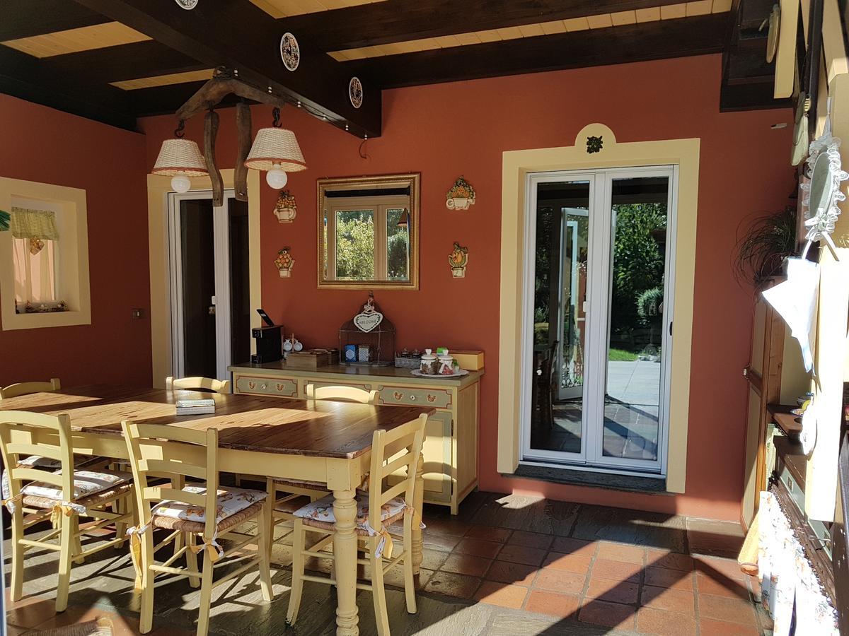 B&B La Cascina Di Monia E Mario Borgo Ticino Bagian luar foto