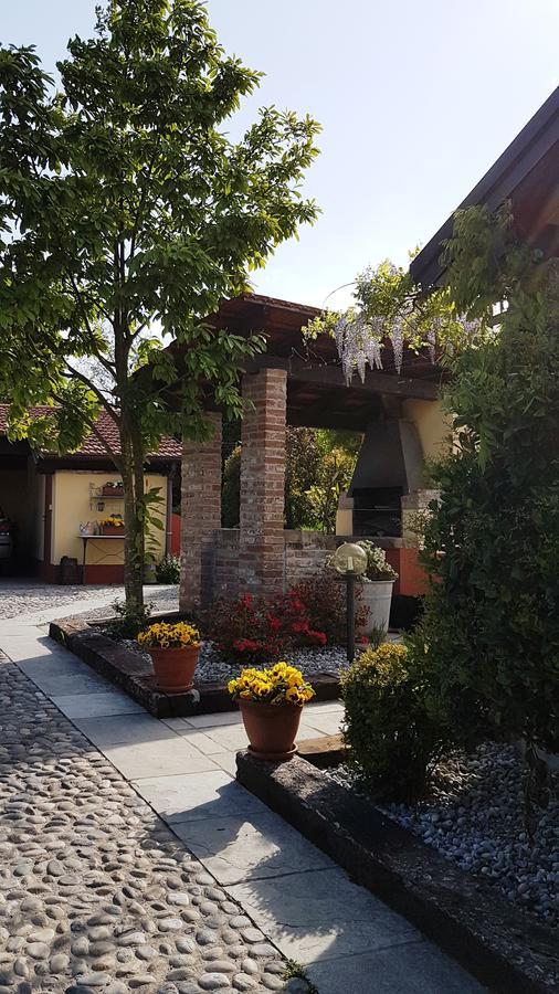 B&B La Cascina Di Monia E Mario Borgo Ticino Bagian luar foto