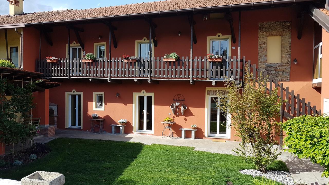B&B La Cascina Di Monia E Mario Borgo Ticino Bagian luar foto