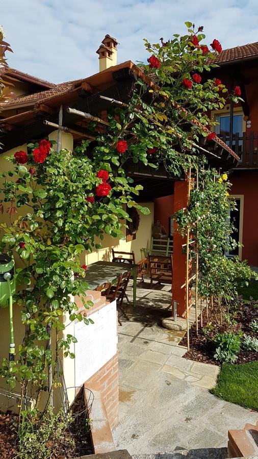 B&B La Cascina Di Monia E Mario Borgo Ticino Bagian luar foto