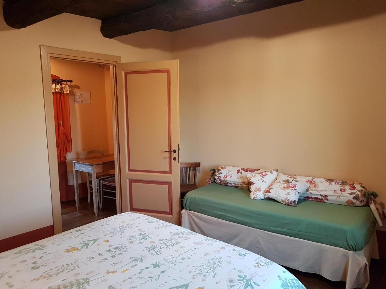 B&B La Cascina Di Monia E Mario Borgo Ticino Bagian luar foto