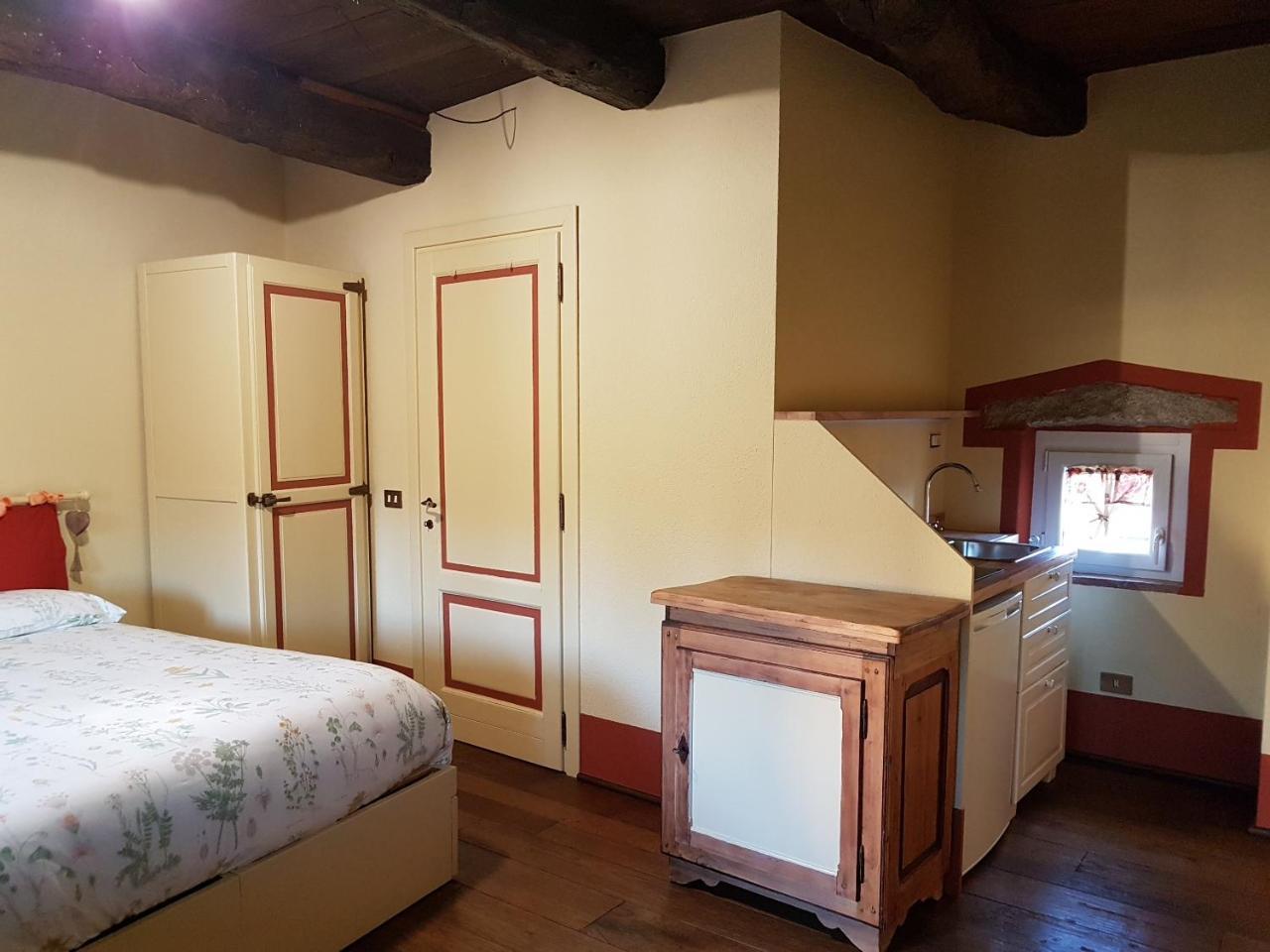 B&B La Cascina Di Monia E Mario Borgo Ticino Bagian luar foto